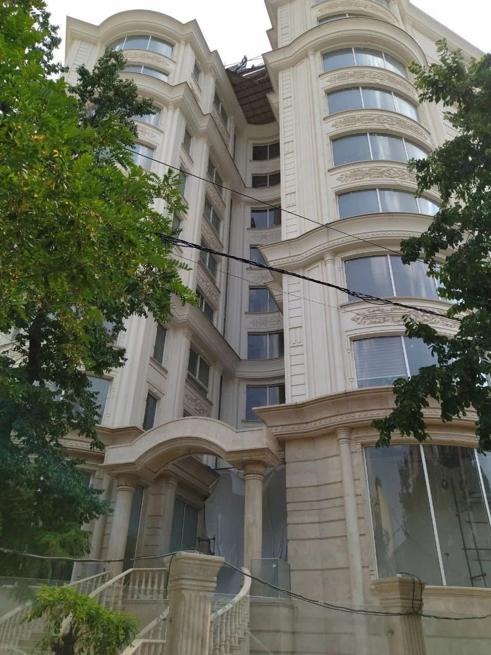 نصب قفل درب هوشمند در پروژه مسکونی آریان کاشف زعفرانیه تهران