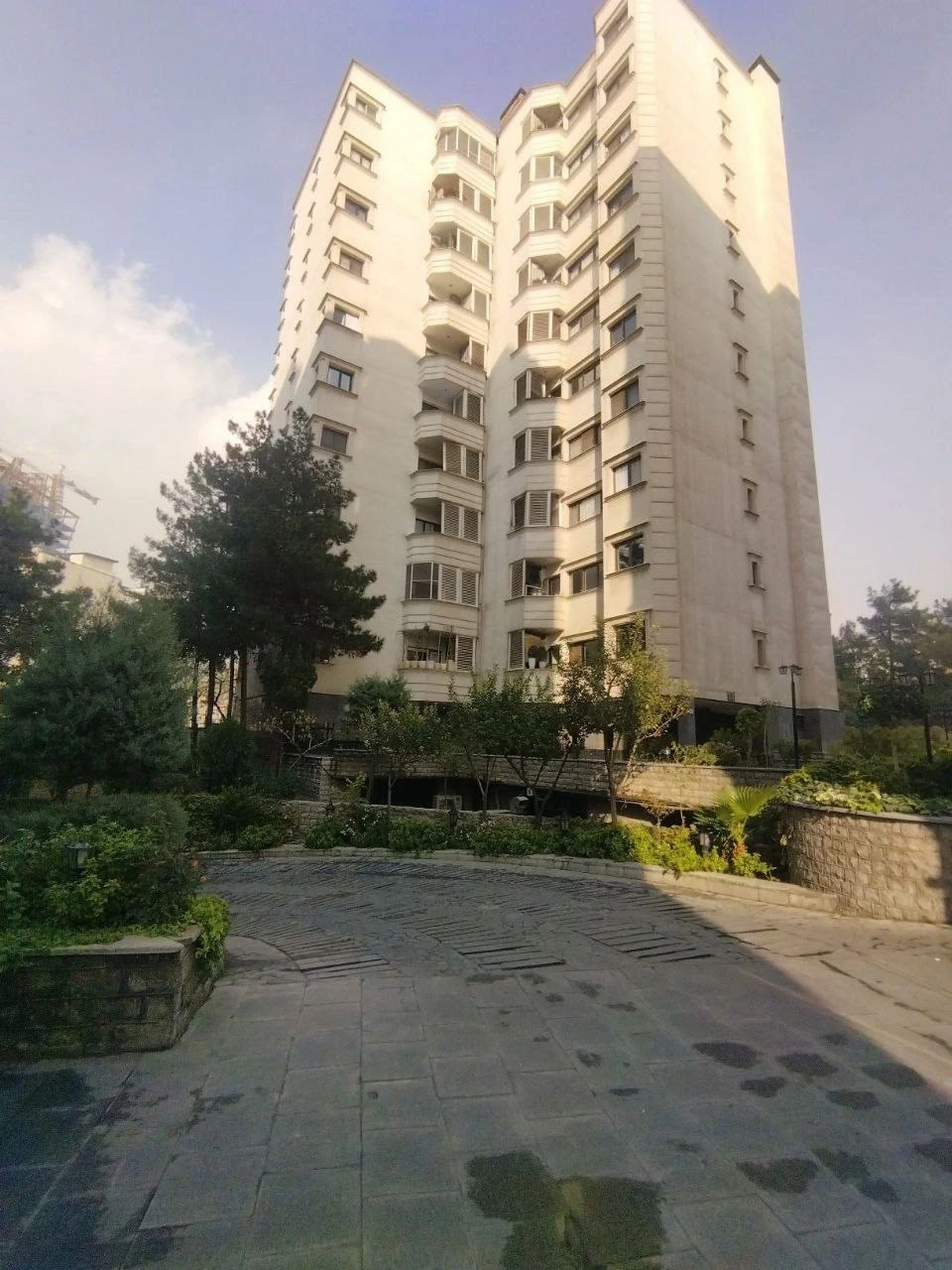 راه اندازی دستگیره های دیجیتال در پروژه برج مسکونی لیپار تهران