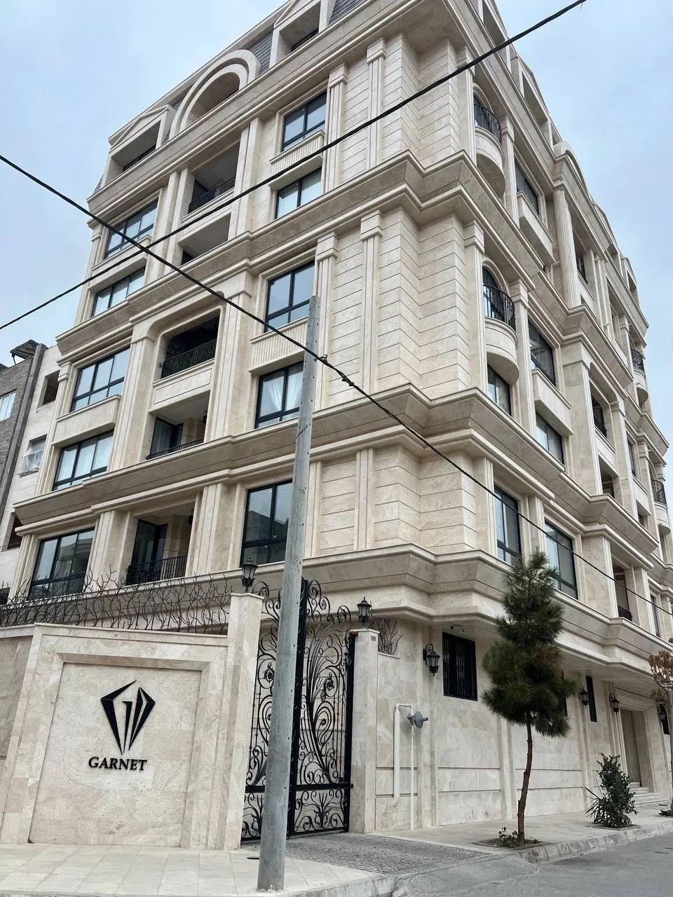 نصب قفل دیجیتال در پروژه مسکونی گارنت مشهد