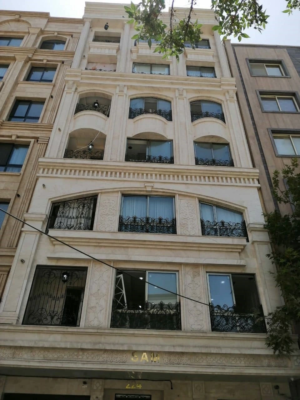 راه اندازی دستگیره الکترونیکی در پروژه مسکونی سام اصفهان