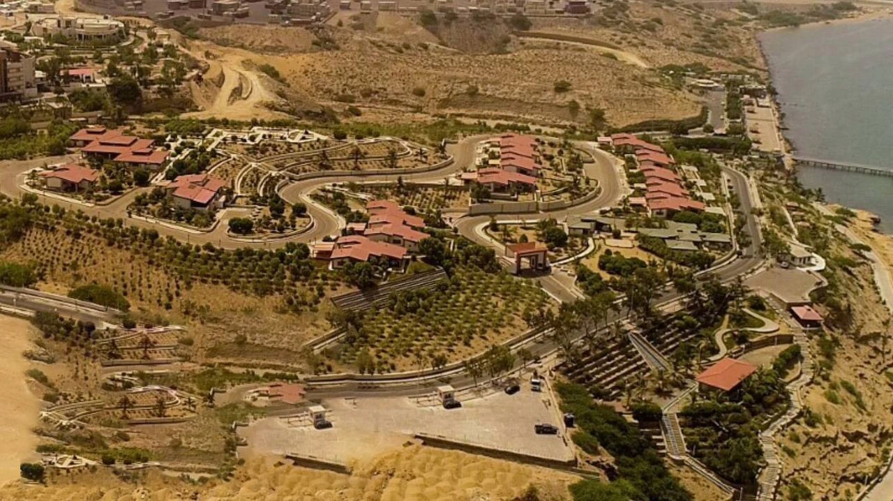 نصب دستگیره هتلی در پروژه دهکده ساحلی لیپار چابهار