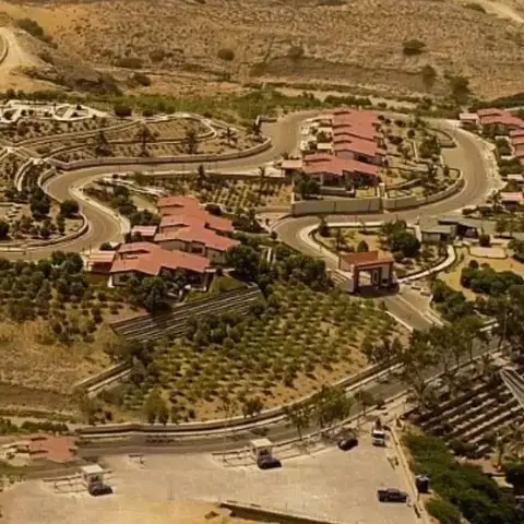 نصب دستگیره هتلی در پروژه دهکده ساحلی لیپار چابهار