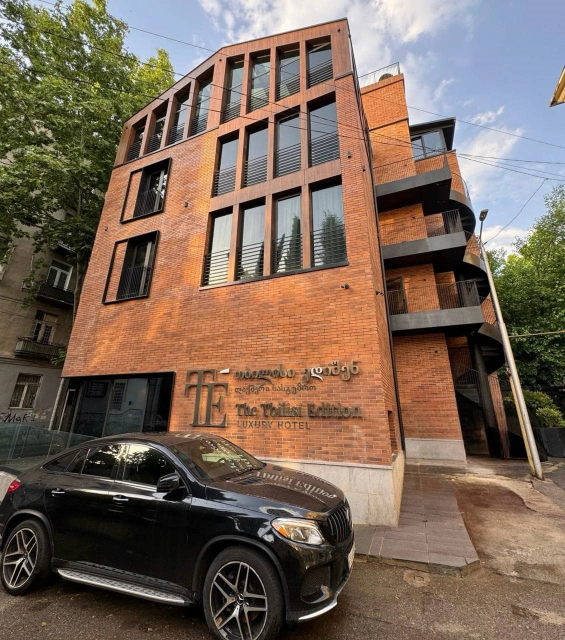 نصب قفل کارتی در پروژه هتل Tbilisi گرجستان