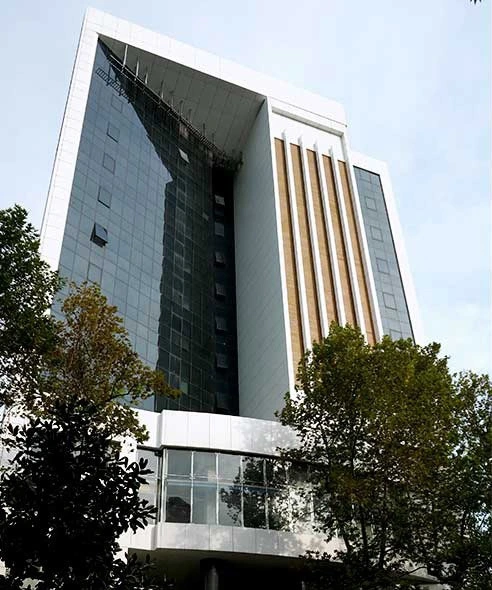 نصب دستگیره درب دیجیتال در پروژه برج بلانکا پلاس رشت گلسار